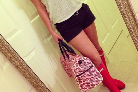 MISCHA Travel Diaries #088 - Red on Red