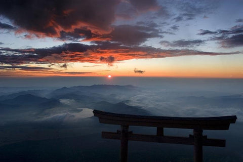 The SS16 Horizon Collection and The Meaning of Travel