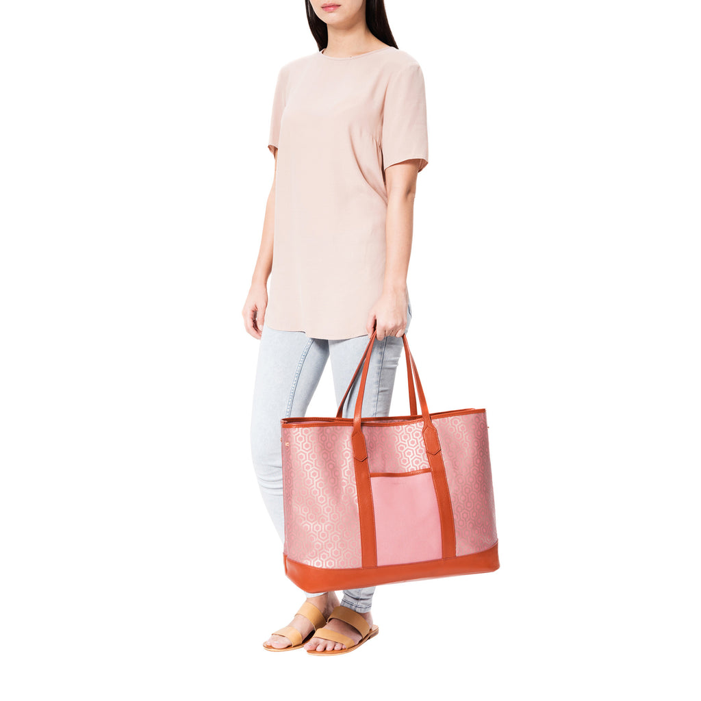 Mischa Bucket Tote - Rose (model shot2)
